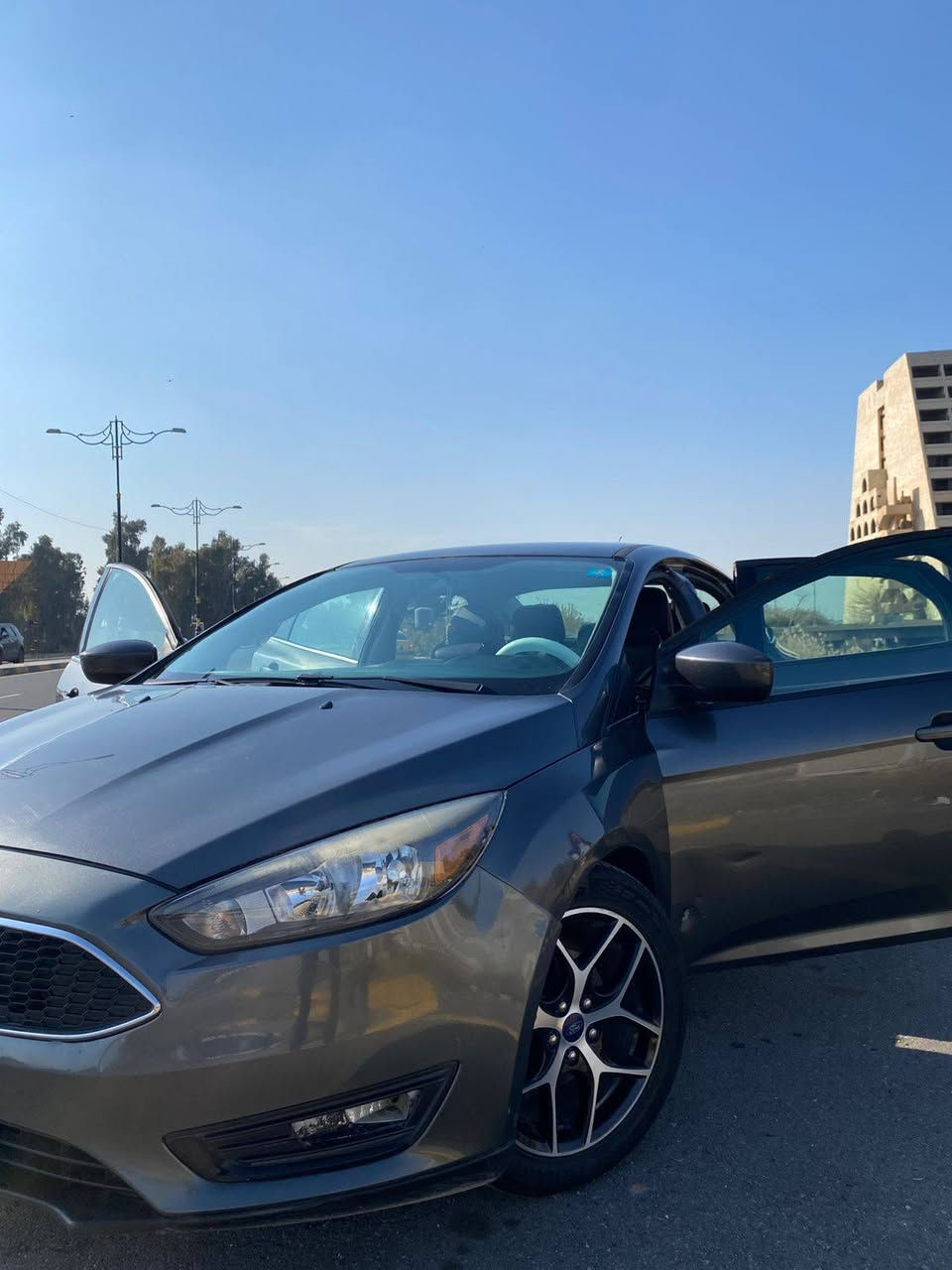 فورت فوكس 2018
كاربون بانزين
سنويه جديد
السياره بسمي
ضررها جاملخ جهة النفر 
السياره احلى من الصور تعال وشوف بعينك
***********
السعر 84 وبيها مجال مكان السياره موصل
