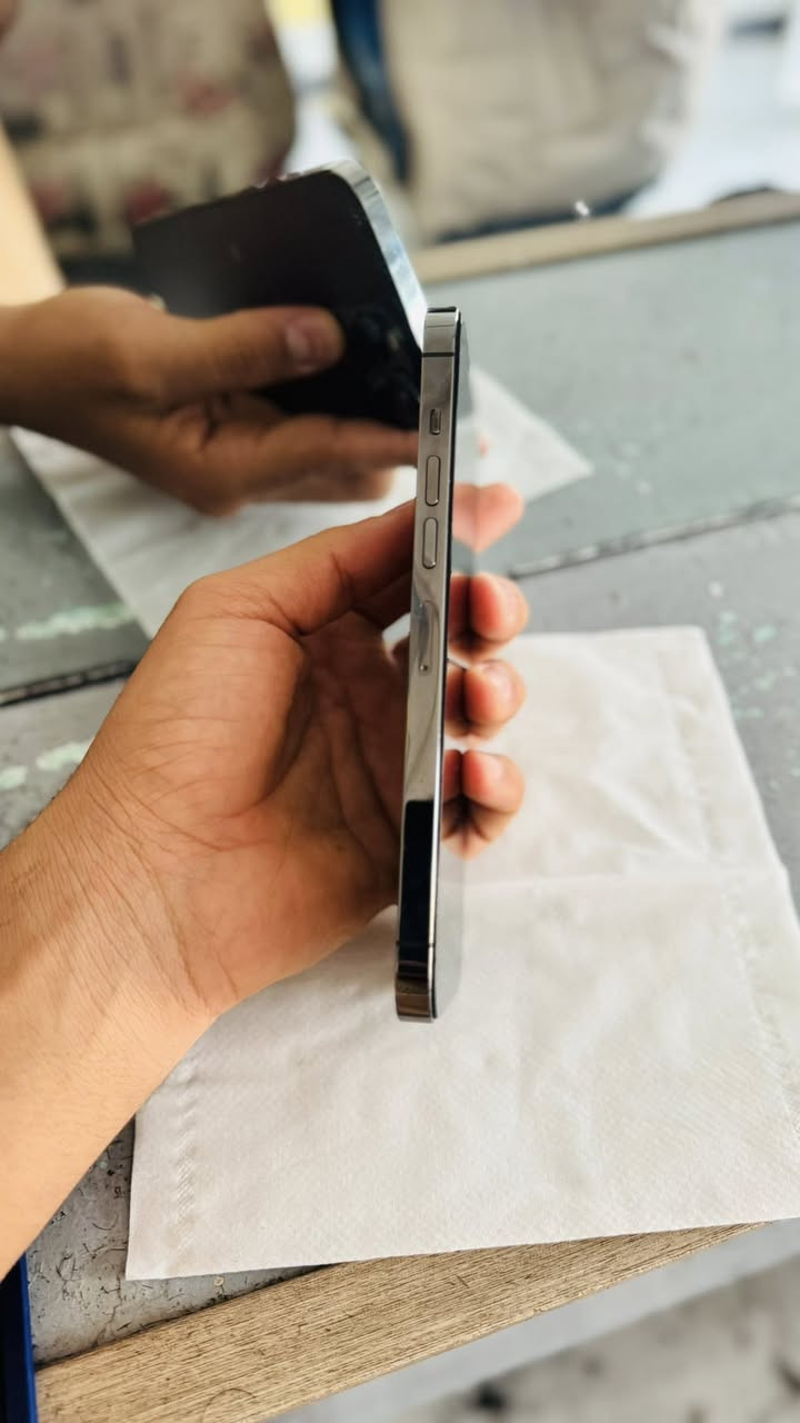 اسلام عليكم ايفون 13برو ماكس امريكي نضافه 90 نسبه لبطاريه81         لسعر 600 وبيه مجال قليل 
للتصال/***********
