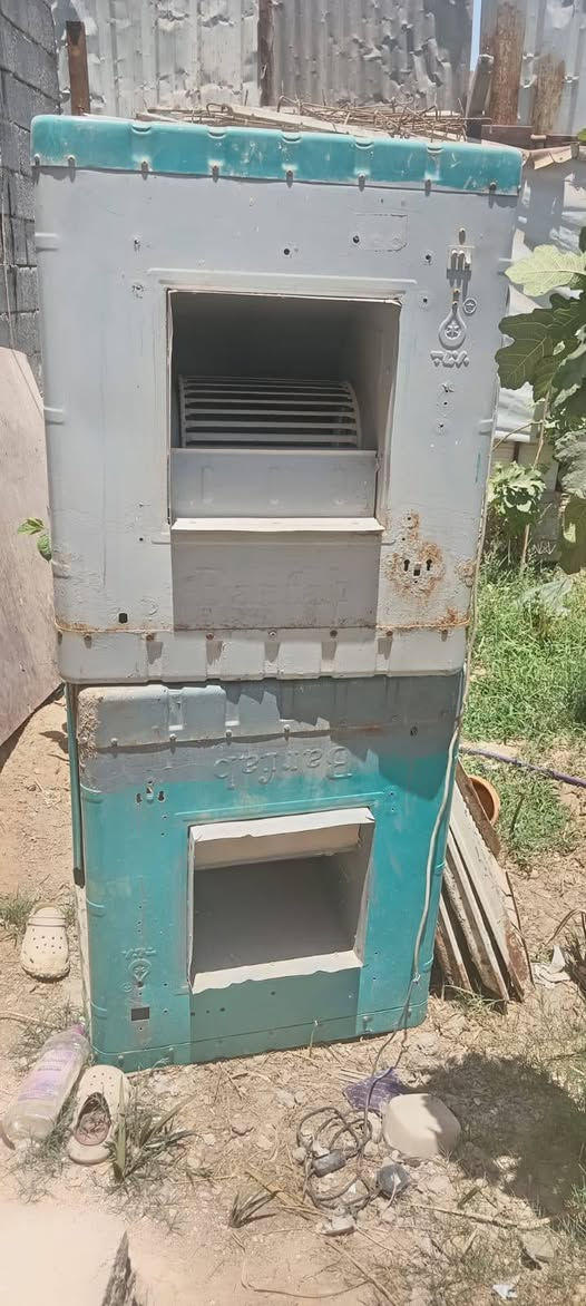 السلام عليكم مبردات لبيع العدد 3 سعر الوحده 45 مكانهن كوفه شارع المعمل ***********
