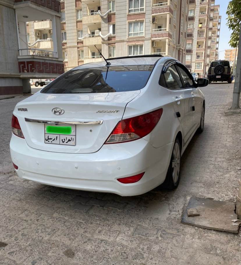 هونداي اكسنت ٢٠١٢ خليجي فول مواصفات  يلو  سلايت حساسات شركة اشاير بلمري تحكوات ستيرن جهتين ويل ١٧ محرك ١٦ دوش شاشه وكاميرا سنويه لحد نهاية ٢٠٢٦ كابون بانزين كير محرك بشرط   السيارة على وضع الشركة ***********.    *********** دهوك, العراق
