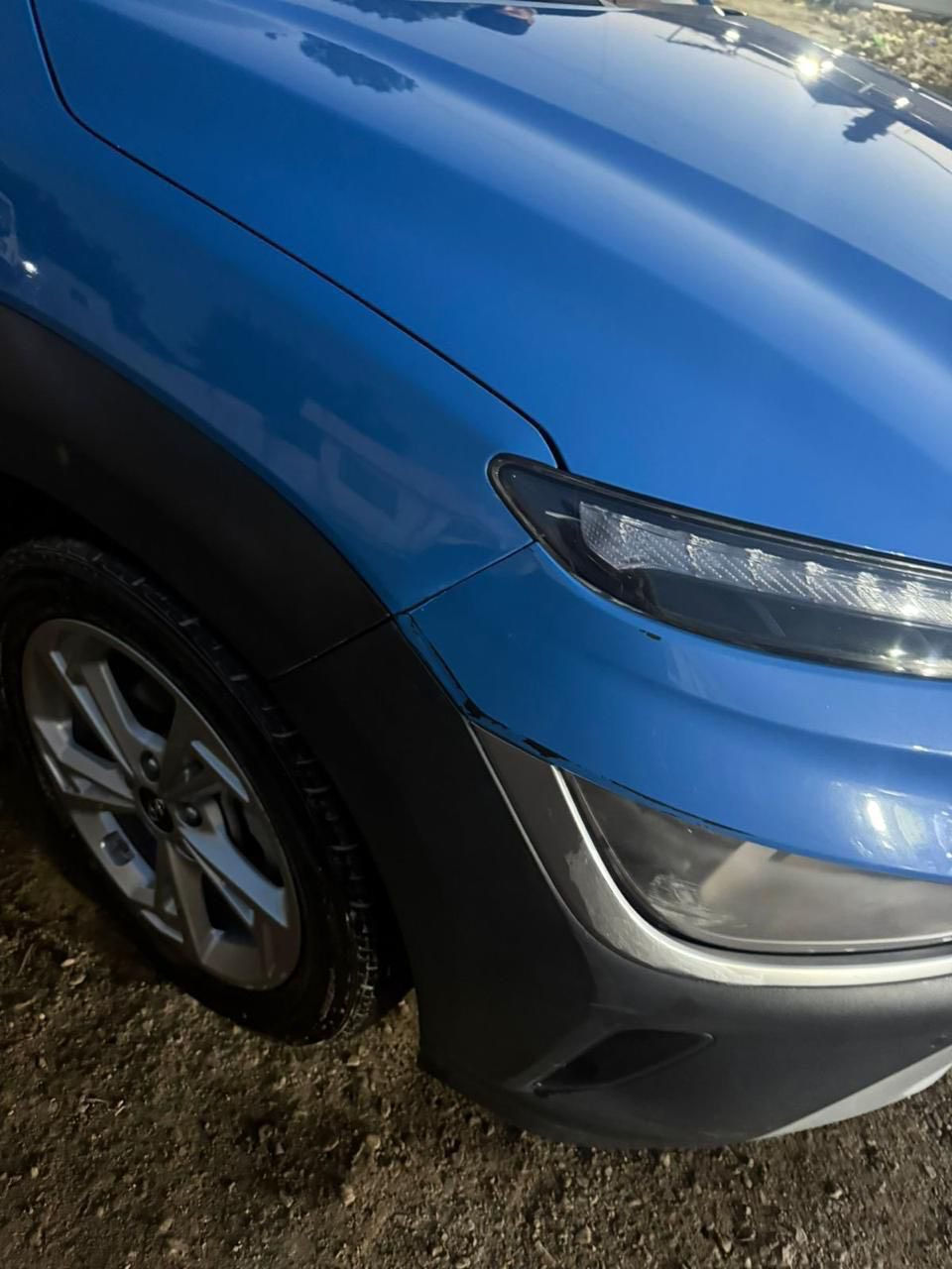 هونداي كونا للبيع موديل 23 ماشيه 40 الف وارد خليجي بدون حادث محرك 1600 رقم السياره بغداد ومكانهه بغداد …. للاتصال ( ***********)
