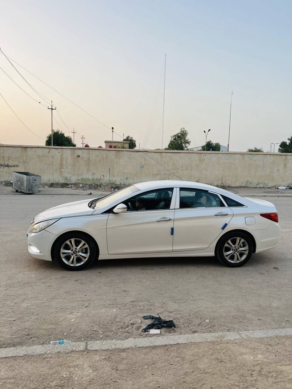 سلام وعليكم سوناته مديل 14 وارد كوري سياره كفاله عامه مكينه وكير وتبريد وحداديه سياره بيه قطعه واحده صبق وباقي مكفول سياره جديده وعندي سونار بيه سنويه جديده سعر 117 بكاني بصره خور الزبير ***********
