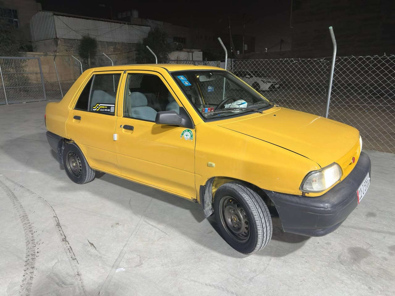 سلام عليكم سايبه 2016 سياره خير من الله وكينه كير نعمه بيهه ملاحضات بسيطه بل خارج صدر جديد تأيرات جديده باتري جديد سنويه ٢٧ صفر غرامات وهيئه سياره بسمي عنوان السياره بغداد *********** سعر 40 وبيهه مجال الطيبين
