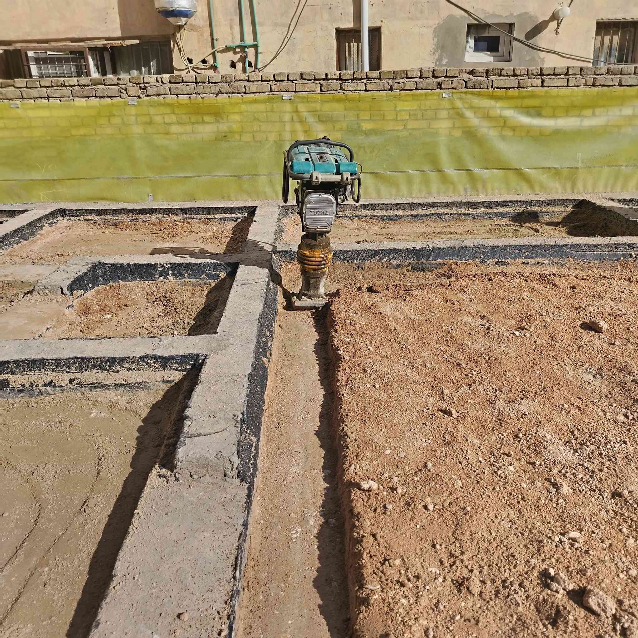 حدل مرحلة التراب بالقفاز وبعد حدل مرحلة السبيس بحادله وزن طن هزاز حسب الطلب ***********
