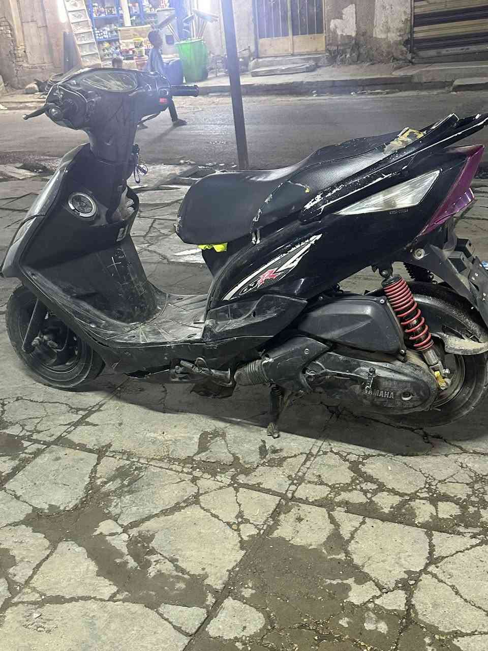 سلام عليكم دراجه ثعلب  كلشي شغال بيها ستان تعليك قفل ركبه اشاير  هورن  بيها دخانه لاستيك ولف عنوان بغداد شعله ***********
