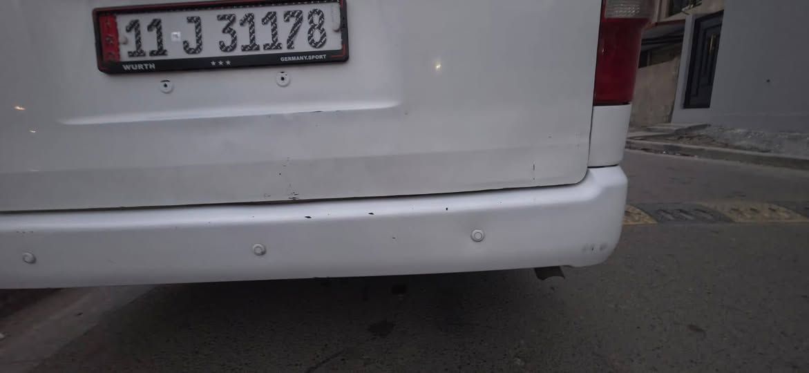 سلام عليكم عندي جنبي عاليه موديل 2014 سياره جاهزه تبريد حدادية دوشمه كشنات قلاب اظافيه كهربائيات كله شغاله 
اكسن جديد مال هايسه اكلج جديد تخم تاير جديد سياره متصرف عليها دينار وسنويه بسمي شرط تحويل 
سعر 150 ورقه وبيها مجال حك جيه 
رقم تلفون *********** عنواني بغداد الحريه
