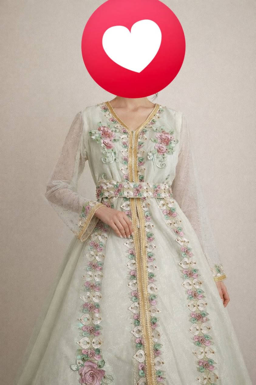 بنات قفطان مغربي شتريتة بداية رمضان ملبوس مرة وحدة فقط بنات يخبل بلبس قياس M بنات شتريتة ب50 الله شاهد ب35 اخذي 
مكاني مدينة الصدر قطاع 61
***********
