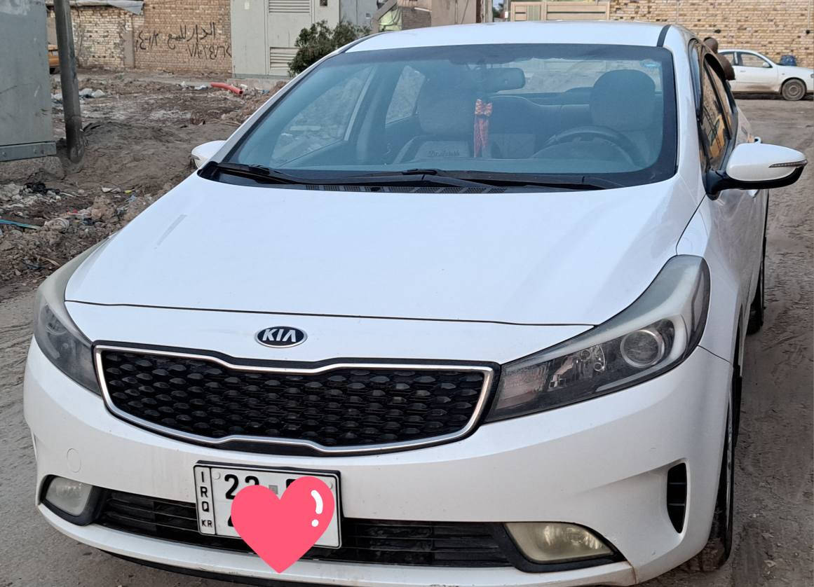 كيا سيراتو 2017 خليجي 
مكينه وكير بلادي الشركة. 
الحدادية جيدة جدا. 
شاشة
كامرة 
تحكم ستيرن. 
نظام كروز
ارضية جلد 
مري شفط واشارة. 
حساس بنجر. 
ماشية ----150
ملاحظة، السيارة بيها حالوب قليل و دحجه بسيطة بالباب الخلفي وبقي كما هو كما موضح في الصورة... 
للاستفسار عن السعر الاتصال على الرقم. 
*********** ديوانية, القادسية
