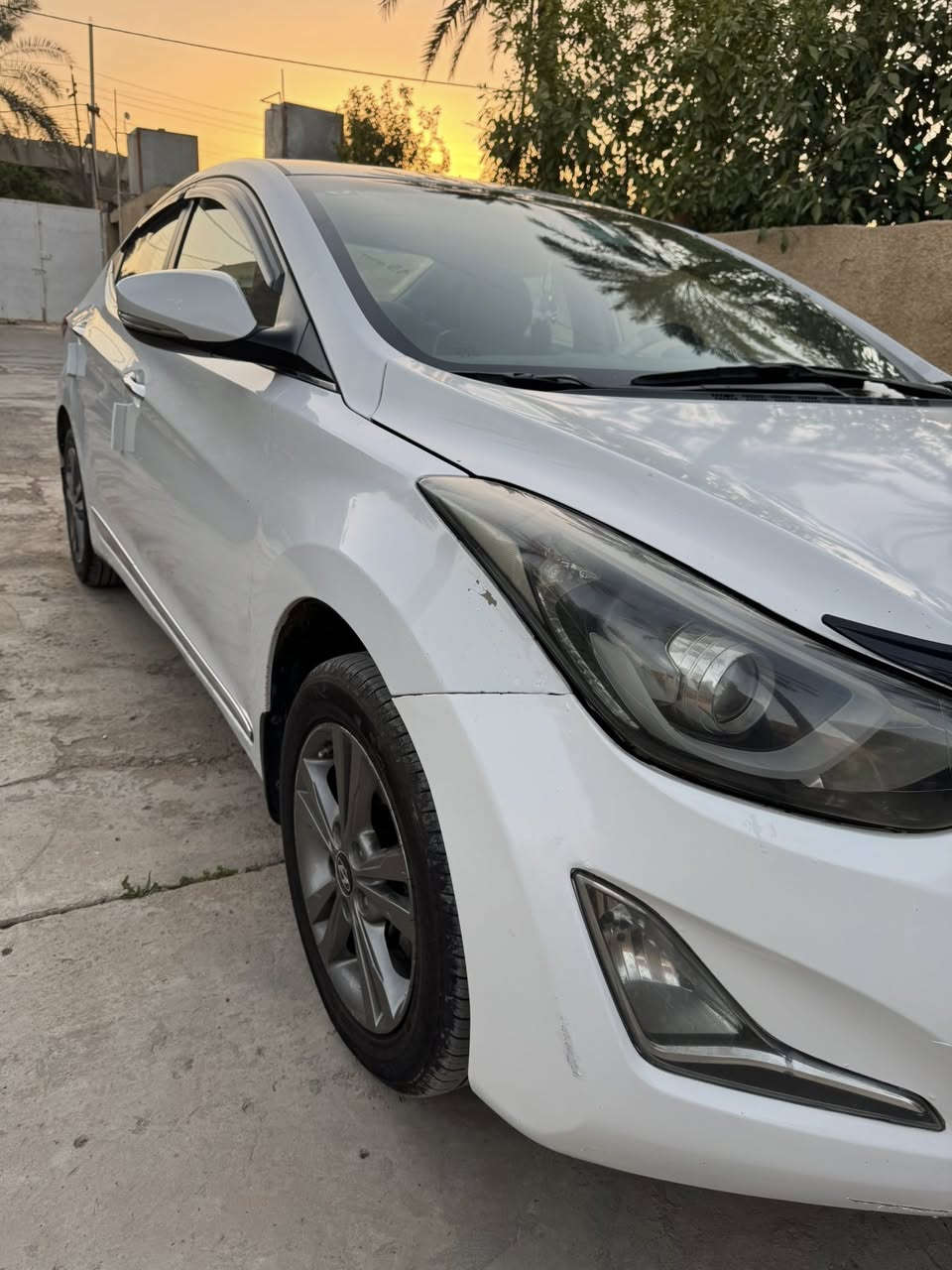 السلام وعليكم عندي النترا رقم ديالى بسمي موديل 2015 فول موصفات خليجي واحد على واحد صدر امامي وخلفي جديد كير بس بيها رواجز خفيفه تبريد خير من الله ماشيه 92الف اما الصبغ بيها بنيد تخم تاير جديد اي نقص مابيها السنويه بسمي السعر 117ورقه رقم التلفون ***********
