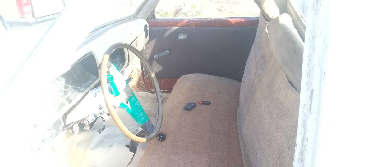 بيكم 80 شرط التحويل 
شاصي نضيف كير مابي شي 
المحرك خلص دهن وطفت السيارة 
يعني محرك كايم مايشتغل 
الباقي شوف العين 
السعر 18 وبيها مجال 
مكان السيارة الحويجة 
*********** كركوك, العراق
