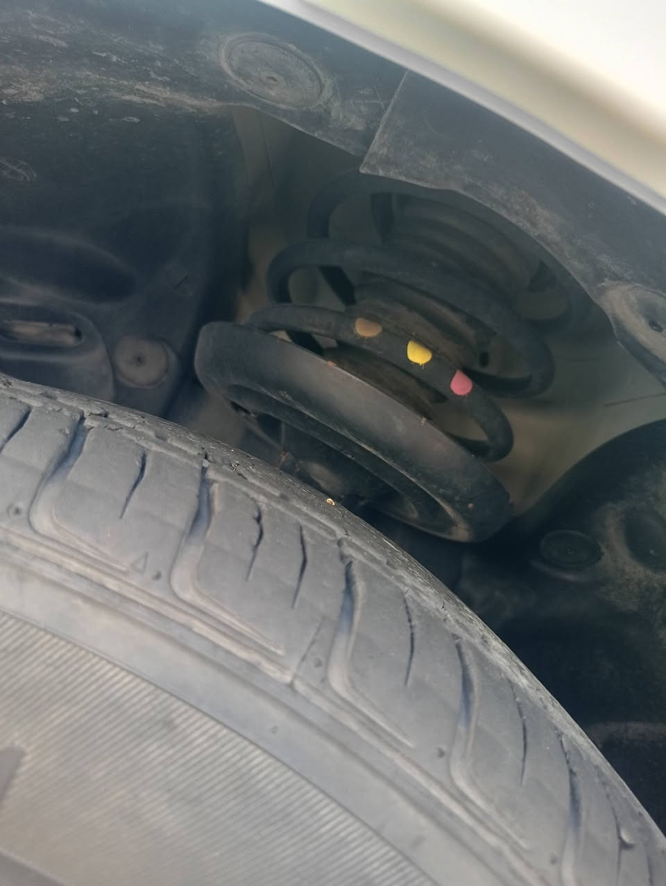 سلام عليكم عندي هاي السياره رينو فلونس فرنسي موديل 13 مكفولة كفاله عامه من محرك وكير وكشر بدون صبغ بدون ضربه ماشيه 100 دهن كير مبدل شركه لايت زنون بلوجكتر زنون تخم تاير جديد اصلي السياره بسمي سعر من الاخير 65 سياره جديده مال بيت فقط ***********
