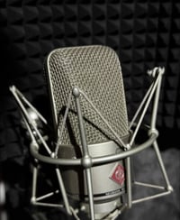 الأسطورة Neumann M 49 معروض للبيع! لعشاق الصوت الدافئ  والنقاء الخيالي...