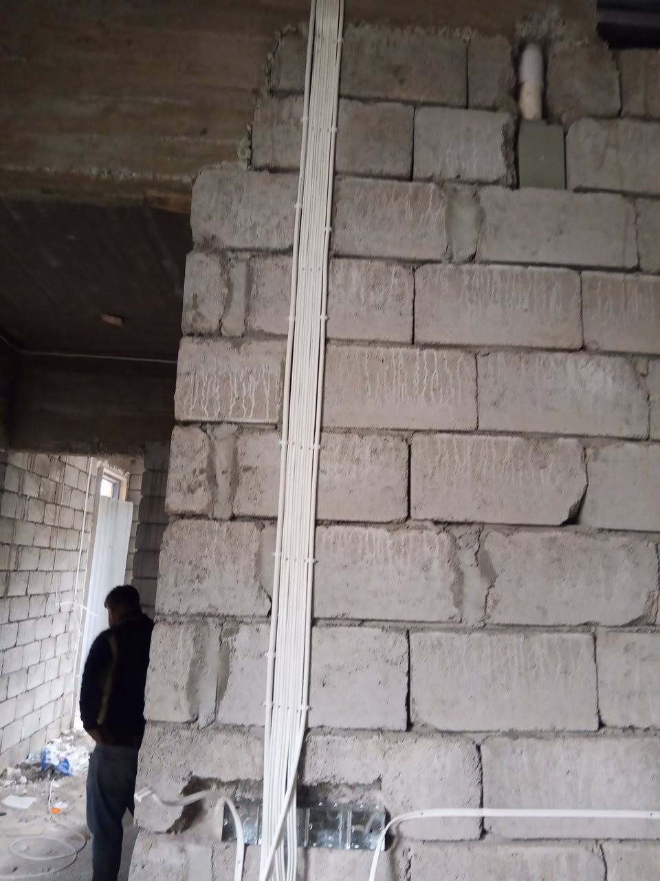 ( 💡 محمود الکهربائي  للتأسيسات الكهربائية 💡 )
_____ _______
_____ 👷🏻‍♂️_____
 تنفيذ جميع #المخططات الكهربائيه  
كادر متخصص في كافة التأسيسات الكهربائية
  #بيوت 🏨 #بنايات🏬 #محال_تجارية 🏪
⚡️⚡️
#منظومة أنترنيت📡
#منظومة ستلايت TV 📺
#منظومة كاميرات📸
#للأستفسار مراسلة الصفحة 📨
واتساب او للاتصال #هاتف***********📞..
واتساب او للاتصال #هاتف*********** 📞..
