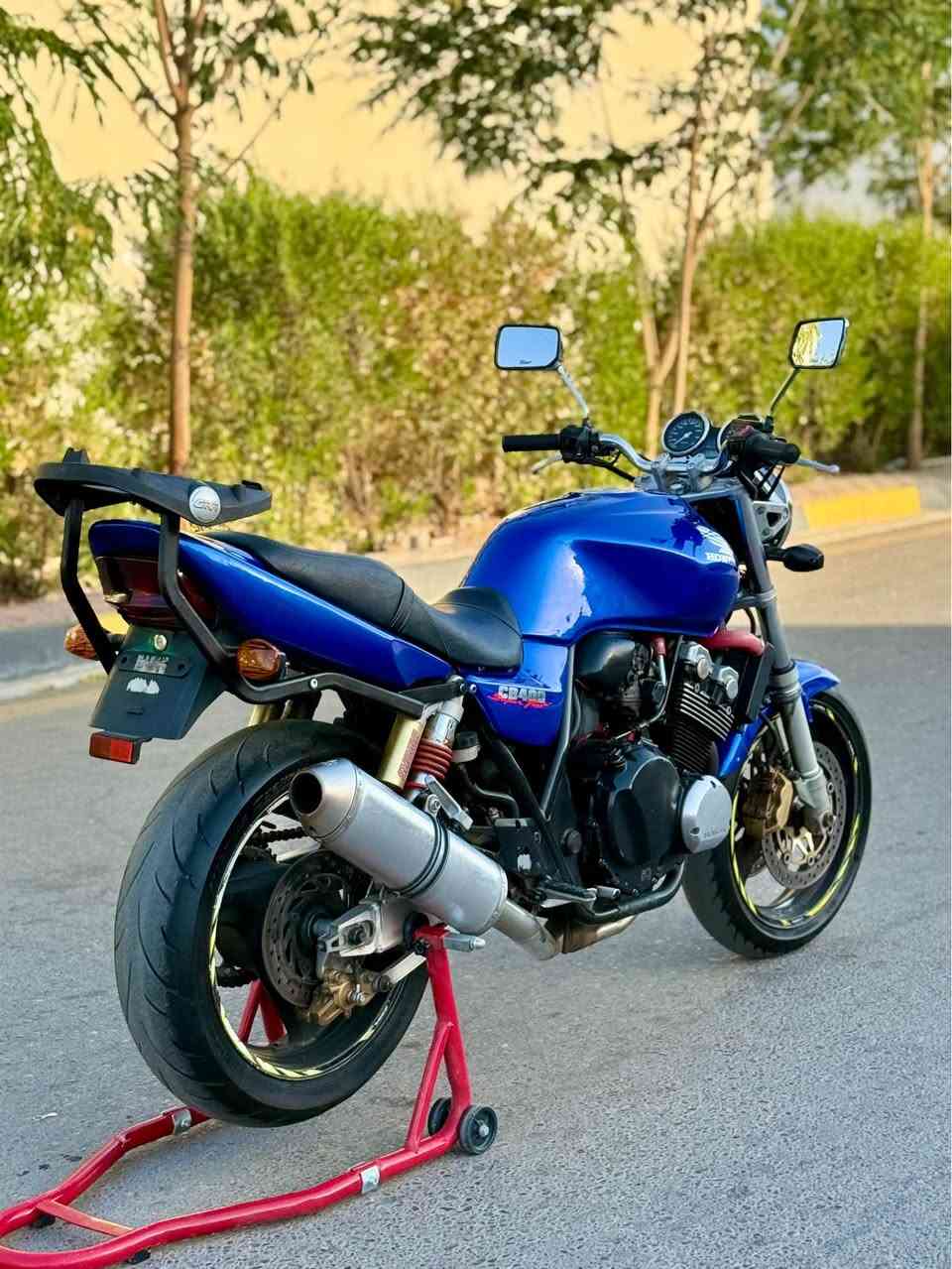 سلام عليكم للبيع 
سيبي فور جيل ثاني 
موديل 2002
دراجه لوك بل كارتون 📦
مكفوله كفاله عامه نكره سلف بكل وقت
دراجه جديده بمعنه الكليمه احلا من صور 💙
صالنصا ماركة بلادي 
استاند بلادي  
جاينات احمر بلادي 
سعر 18 بيهه مجال للشراي 
مكاني كركوك 

***********📞
***********📞 كركوك, العراق
