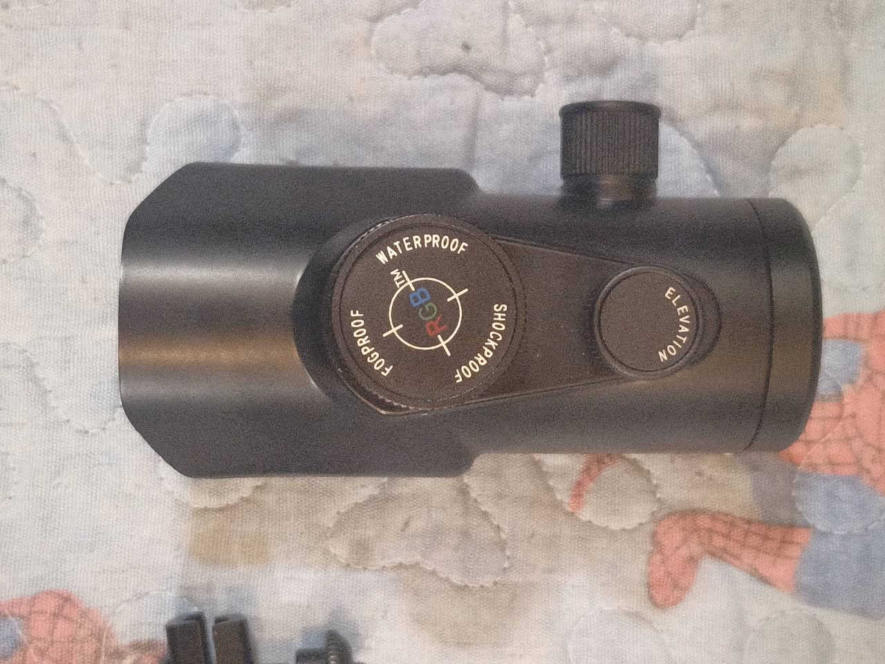 هذا المنتج هو منظار Red Dot (نقطة حمراء) من نوع 1x30 أو 1x40.المنظار مضاء ويمكن استخدامه مع بنادق الصيد أو بنادق الهواء.يعمل المنظار ببطارية ليثيوم 3 فولت من نوع CR2032.


**إذا كنت صاحب هذا الإعلان وتريد حذفه لأي سبب، رجاءا أرسل رسالة إلى الدعم الفني**