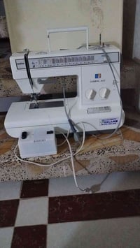 مكينه خياطه بلكارتون لبيع 150وبها مجال لاستفسار 07802477261