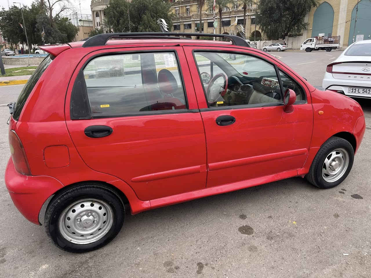 سلام عليكم كيوكيو موديل ١٢ سياره حلوه جاهزه كير مكينه حداديه خير من الله الكير مالته محول دكم لسهوال لاستخدام العصا لابلاديه موجوده رقم انكليزي سنويه جديده بسمي السياره تحويل ثاني يوم مكان السياره لأعضميه مقبرت الملك سعر ٣٣ وبي مجال  الرقم ***********
