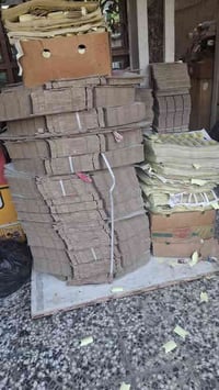 كارتون  وزن 230 كيلو  بلاستك pp وزن 200 كيلو  ورق لاصق وزن 250 كيلو  ع...