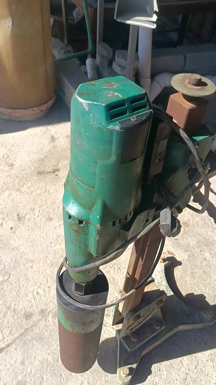 كور للبيع شغال فقط بريمه يريد وتتوكل ع الله اصلي باب أول للاستفسار الاتصال على الرقم ***********
