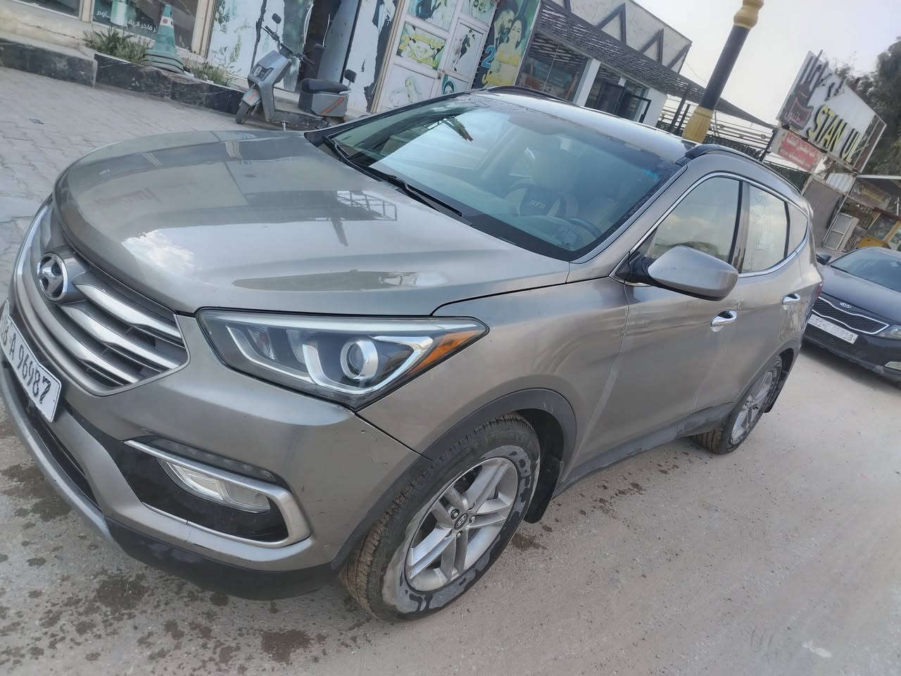 سنتافي وارد امريكي موديل ٢٠١٧ فور ويل محرك ٤ سلندر مامفتوح ماشية ٩٤الف بيها صبغ خشم بنيد بدون تبديل رقم بابل باسمي. العنوان الديوانية *********** السعر ١٤٨
