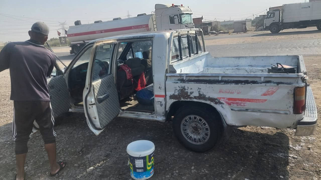 السلام عليكم للبيع تيوتا موديل 89 باسمي رقم انكليزي السعر 49 وبيها مجال رجاءا المو شراي لا ينتصل ***********
