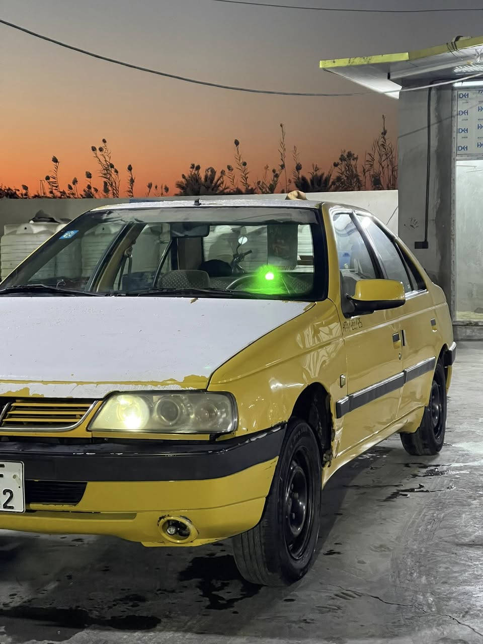 السلام عليكم سيارة بيجو اكد 2016 سيارة بيها ضربة جاملغ خلفي الورة الراكب الباقي كامل سيارة نقصها دسكات  ول سلف مرات يشغل مرات لا تخم تاير جديد ويالة جدد لايت  عالي ناصي رقم إنكليزي بسمي تحويلك ثاني يوم رقم التيفون *********** رقم ثاني ***********
