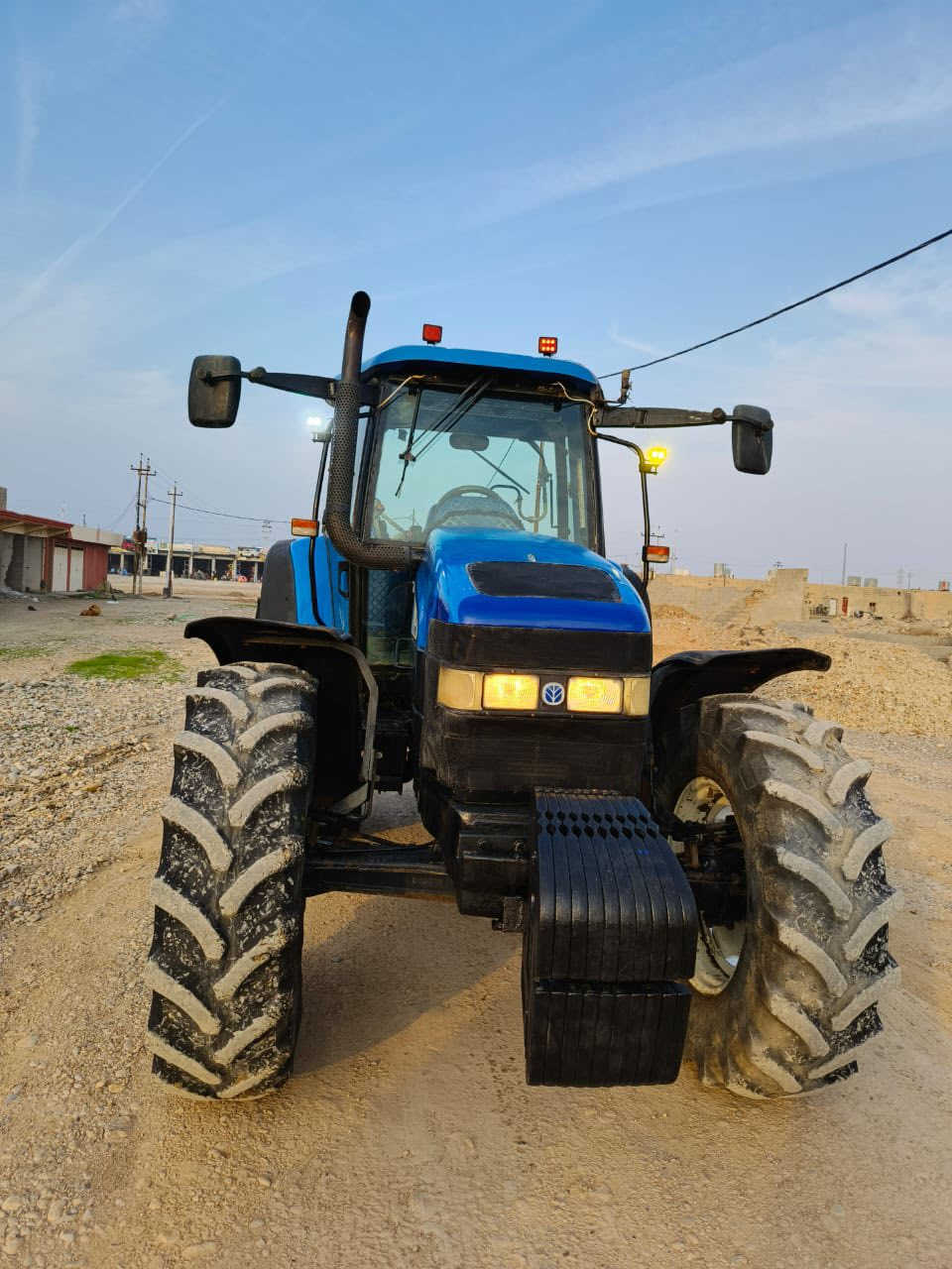 سلام عليكم 
للبيع 
نيهولند حجم120
موديل 2006
رقم أربيل 
السعر 40مليون
التصال(***********
