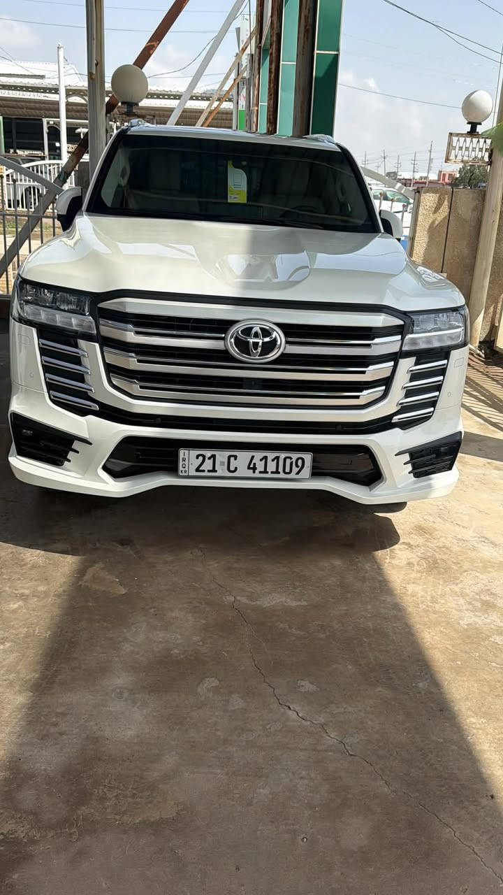 السلام عليكم لبيع لاندكروزر 2023 لمتدد فول اربع كامرات مكفوله كفاله عامه ماشيه 28 الف تضليل سنويه رقم شمالي تحويل وكاله حاضر السعر عند الاتصال وبيك خير وتدلل :***********
