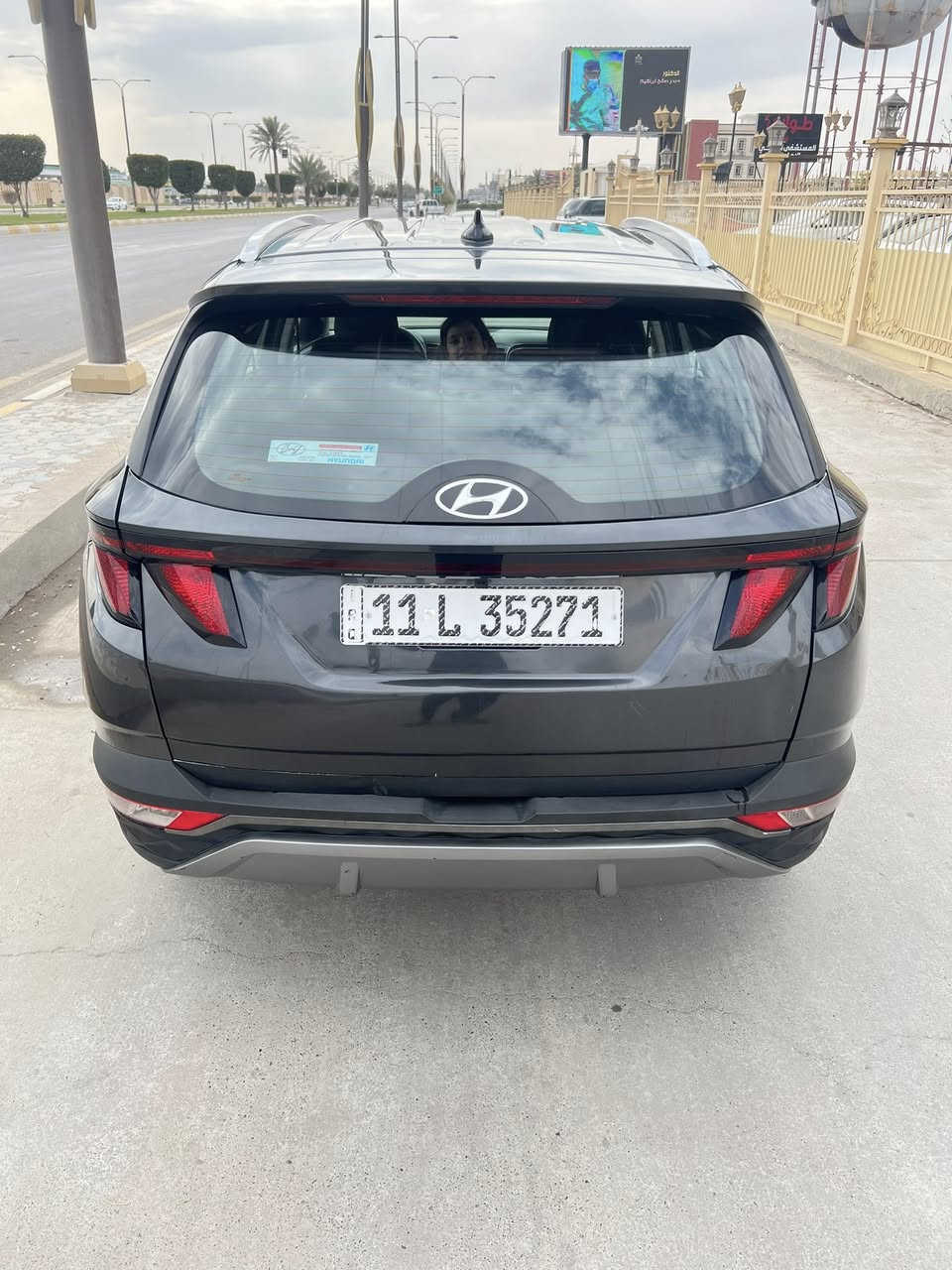 السلام عليكم توسان وارد امريكي  موديل 2023رقم بغداد تحويل ثاني يوم مكينه 2500 ستندر شركه كير شركه صدر شركه سياره بعده اخت الزيرو ماشيه 24 الف كيلو  تخم تاير تبريد ثلج بيها ضرر امريكا ثلاث قطع جاملغ وبنيد مع قبق صندوك بدون دواخل يعني صبغ فقط ثلاث قطع مواصفات معروفه رادار مري رادار امامي كامره دواره محيطيه  هندبريك بصمه. اتو هولد فول تحكم استيرن شاشه اعطال شاشه دشبول تحديد مسار السعر مناسب  175 بيها مجال بسيط للشراي هذا رقمي بيع فقط ***********
