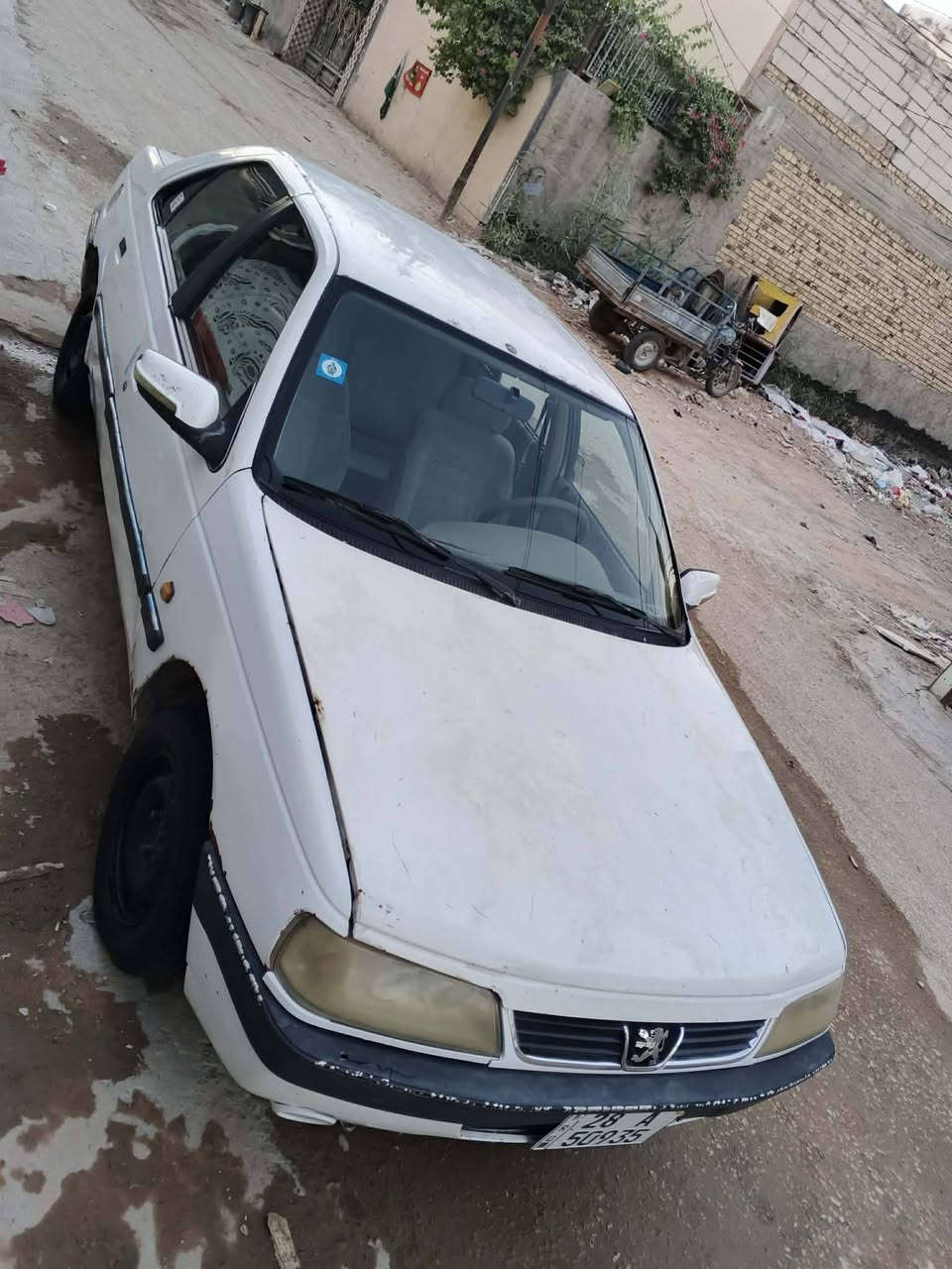 سلام عليكم بيجو ٤٠٥ للبيع رقم نجف نكليزي بسمي مداور ثاني يوم سنويه نهايت ٢٠٢٧ مديل ٩ هزه جديده سنتر لوك داخل بيجي دمام بلجنطه تخم تاير جديد كير مكينه مكفولات سياره مابيه ضربه قويه سعر ٢٨ وبيه مجال قليل مكاني نجف سايدين المطار استفسار أكثر اتصل ***********
