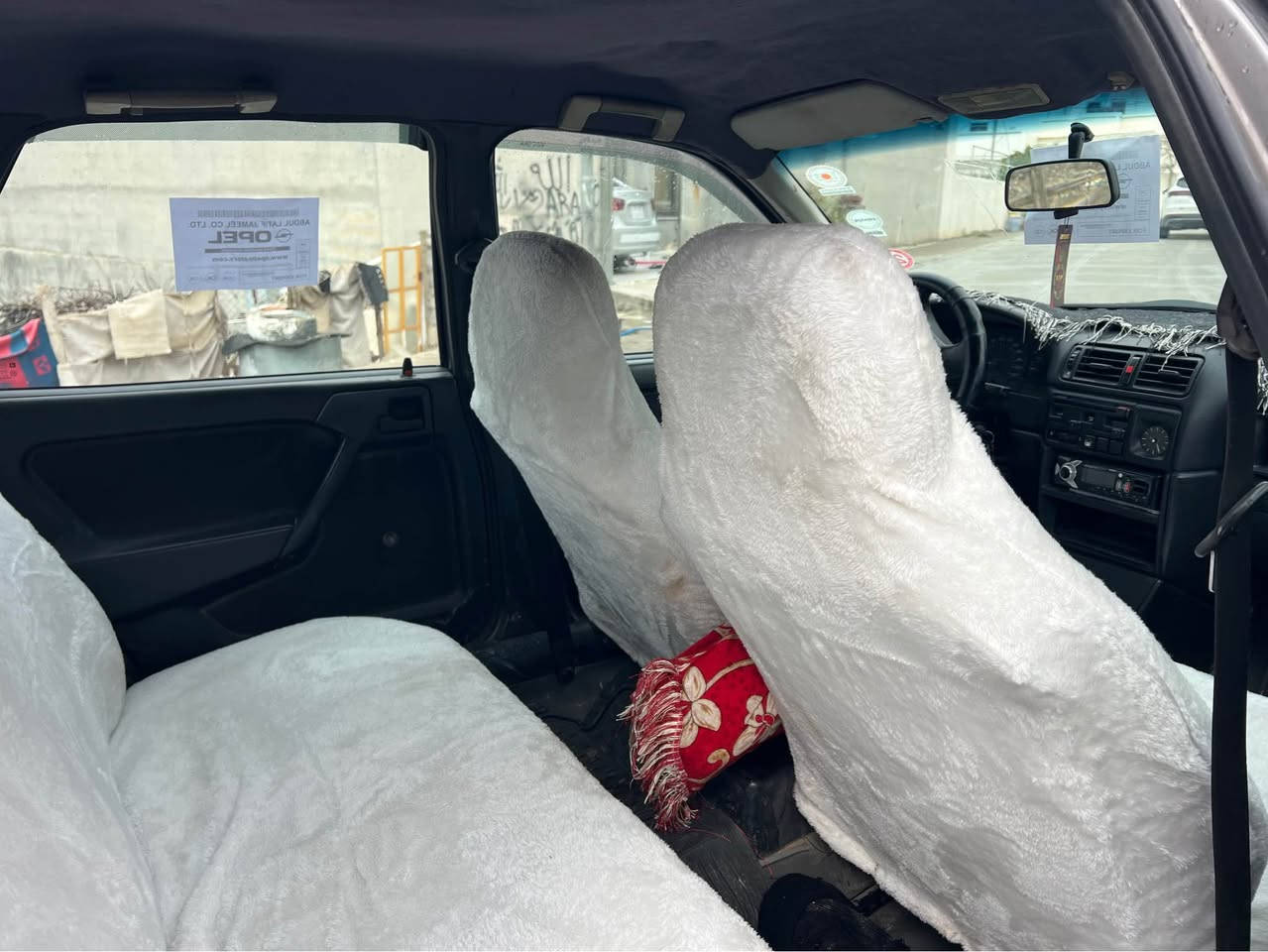 *********** = *********** 

١٩٩١ کامل کراوەتە ١٩٩٥ کۆبۆنی هەیە 
مەکینە ١٨ مەرخوب سەنەوی تازە بەسەر جوە 
سەیارەکە لۆک لۆکە وەسفی ناوئ دەشبل بەرە درگا
تاخم پێش پشت کەرەبای هەموو گیانی مەزبوت
بەشەرت براوە خرامە تحویل کۆبۆنی هەیە لۆک لۆکە
لە تەقتەقم ژمارە موبایلم داناوە  چات کراوەیە

ڤایبەر واتسئاپ. *********** كويسينجاك, أربيل
