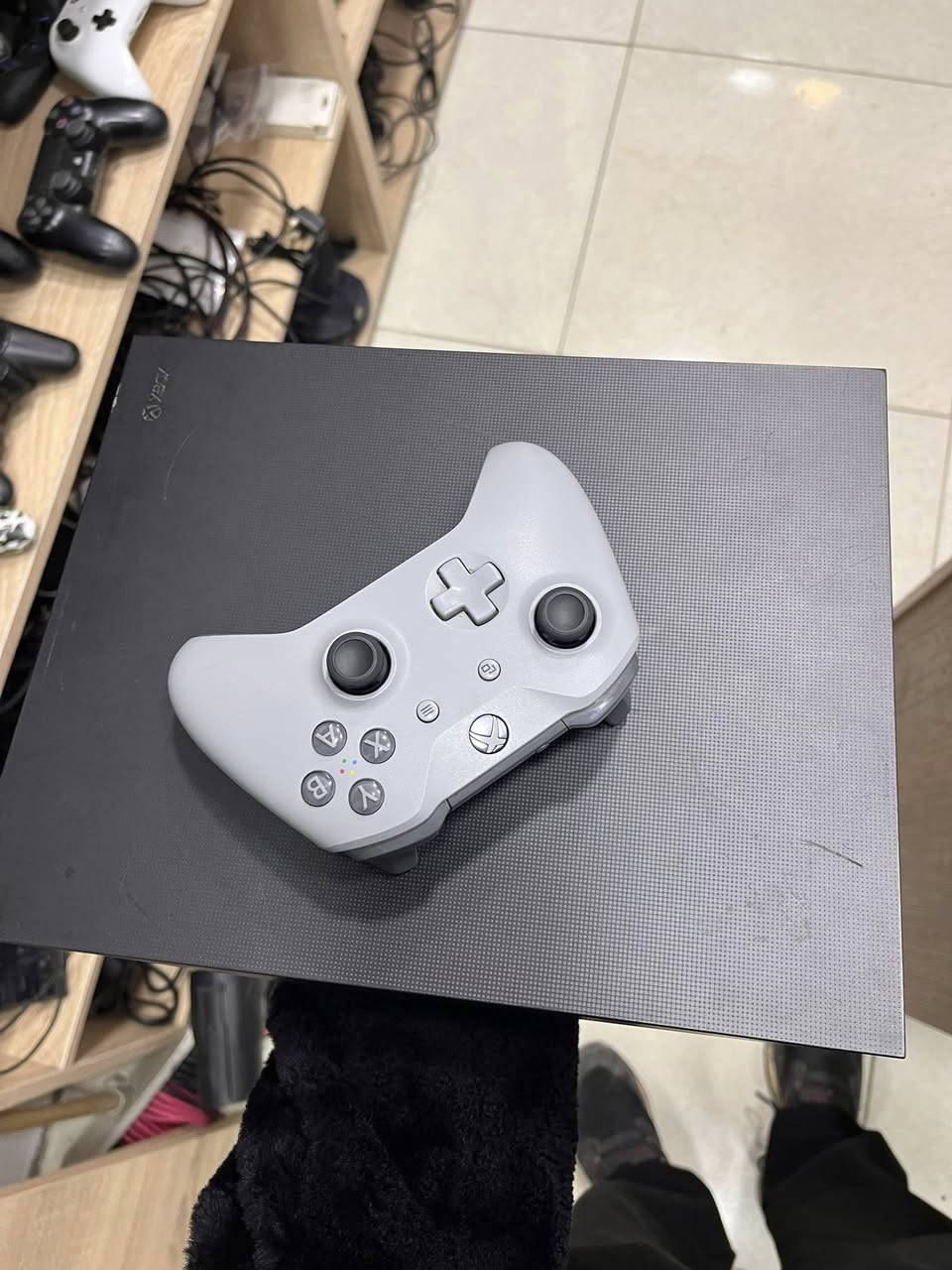 مرحبا اخوان الاكس بوكس والسوني ب أنواعهم على شكل عروض باندلات ومنواعات
1-بلي فور برو واحد تيرا فور كي  20 لعبة 🔥 
2-اكس بوكس  ون اكس باندل 190 بدون باندل 185 🔥 
3 اكس بوكس ون اس باندل ماينكرافت تيرا ب 185
4 بلي فور سلم معدل دبل جويستك 255 🔥 
5بلي ثري 95 كامل دبل جويستك
6 اكس بوكس ون اس ذاكرة 500 كامل نضيف جدا ب 140
7فور فات اونلاين قرص عدد2 العاب عدد 2 ب 160 الف يابلاش
8فور فات معدل ب 200 دبل جويستك
توصيل كل مكان موجود كل جهاز ضمانه 20 يوم بعد الاستلام
***********
توصيل موجود كل العراق
