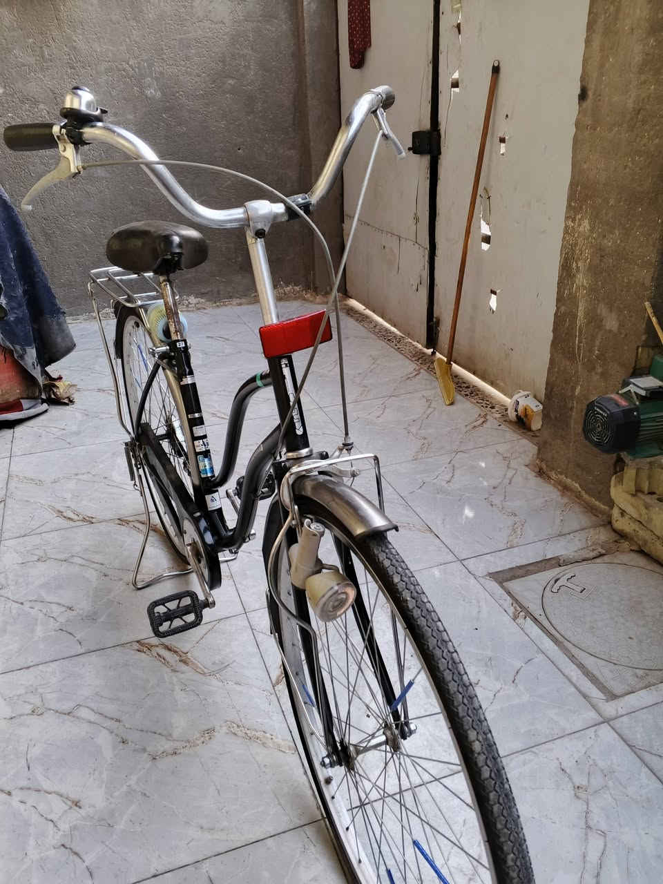 السلام عليكم
بايسكل بناتي ياباني حجم 27 جديد نظيف بريكات تايرات جدد مكان بغداد الشعب 
سعر 75 وبي مجال للشراي اتصل واتساب
***********
