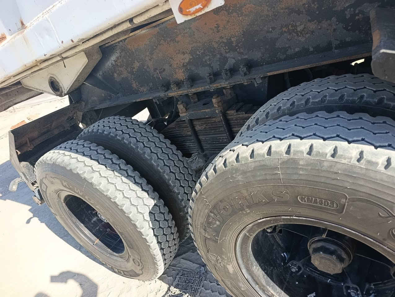 عربانه ماموت للبيع 2007
السعر 90 بيهة مجال للاستفسار 

*********** 
جاهزة للعمل تخم تاير
