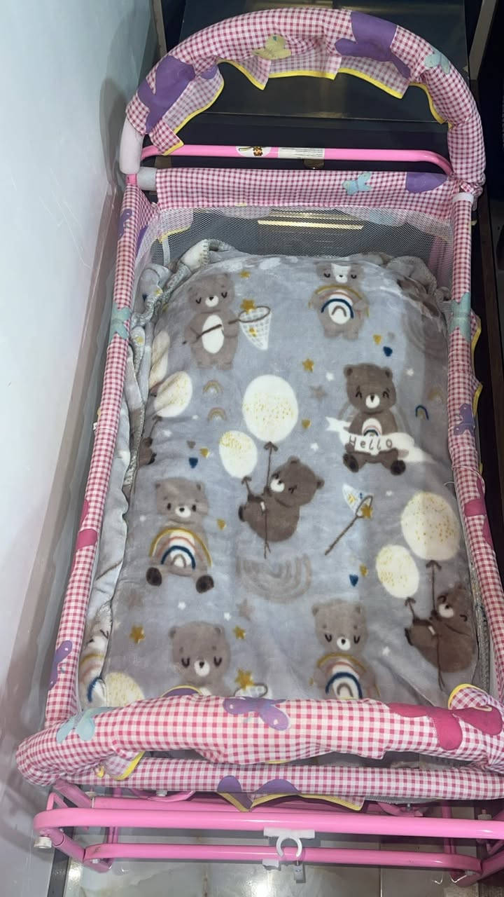 بنات بعده جديد و خفيف و ينهز 
يستخدم من عمر شهر الى سنة ونص و اكثر حسب الوزن 
و موجود بي ناموسية غطاء حماية
السعر : (35) و بي مجال 🩷.


**إذا كنت صاحب هذا الإعلان وتريد حذفه لأي سبب، رجاءا أرسل رسالة إلى الدعم الفني**