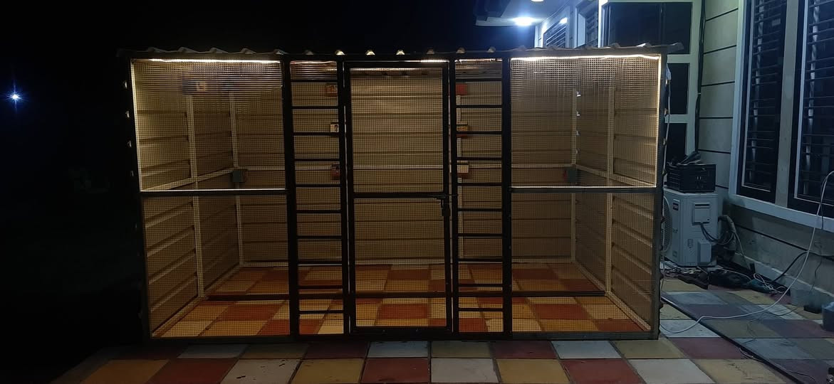 واجهه ٣ متر ونص نزال ٢ متر ونص ارتفاع ٢ متر مكان بابل ونشتغل جميع ابراج الحديد ديكورات حسب الطلب ***********
