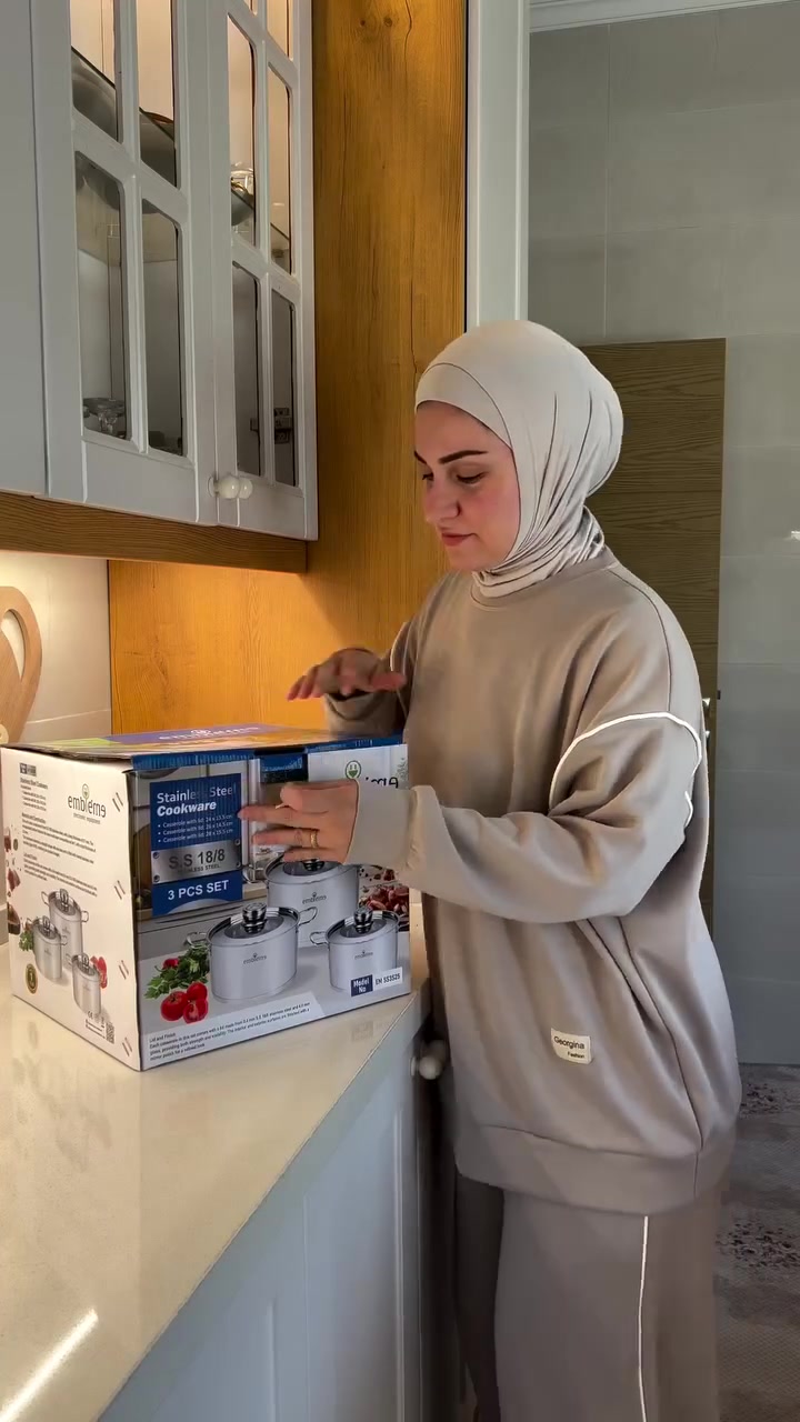 ✨ سيت جداري ستانلس ستيل من امبليوم - Embleme ✨
ستانلس ستيل صحي 18/8 مع قاعدة عالية مضغوطة لتوزيع حرارة مثالي وطبخ أسرع 👌:

🔺️ جدر قياس 24
🔺️ جدر قياس 26
🔺️ جدر قياس 28

✅ جودة عالية ولمعة فخمة تدوم
✅ مناسب للاستخدام اليومي
✅ متوفر للبيع نقداً وبالتقسيط

📍 الموقع: الديوانيه شارع المواكب مجاور حسينية ام البنين 
***********
