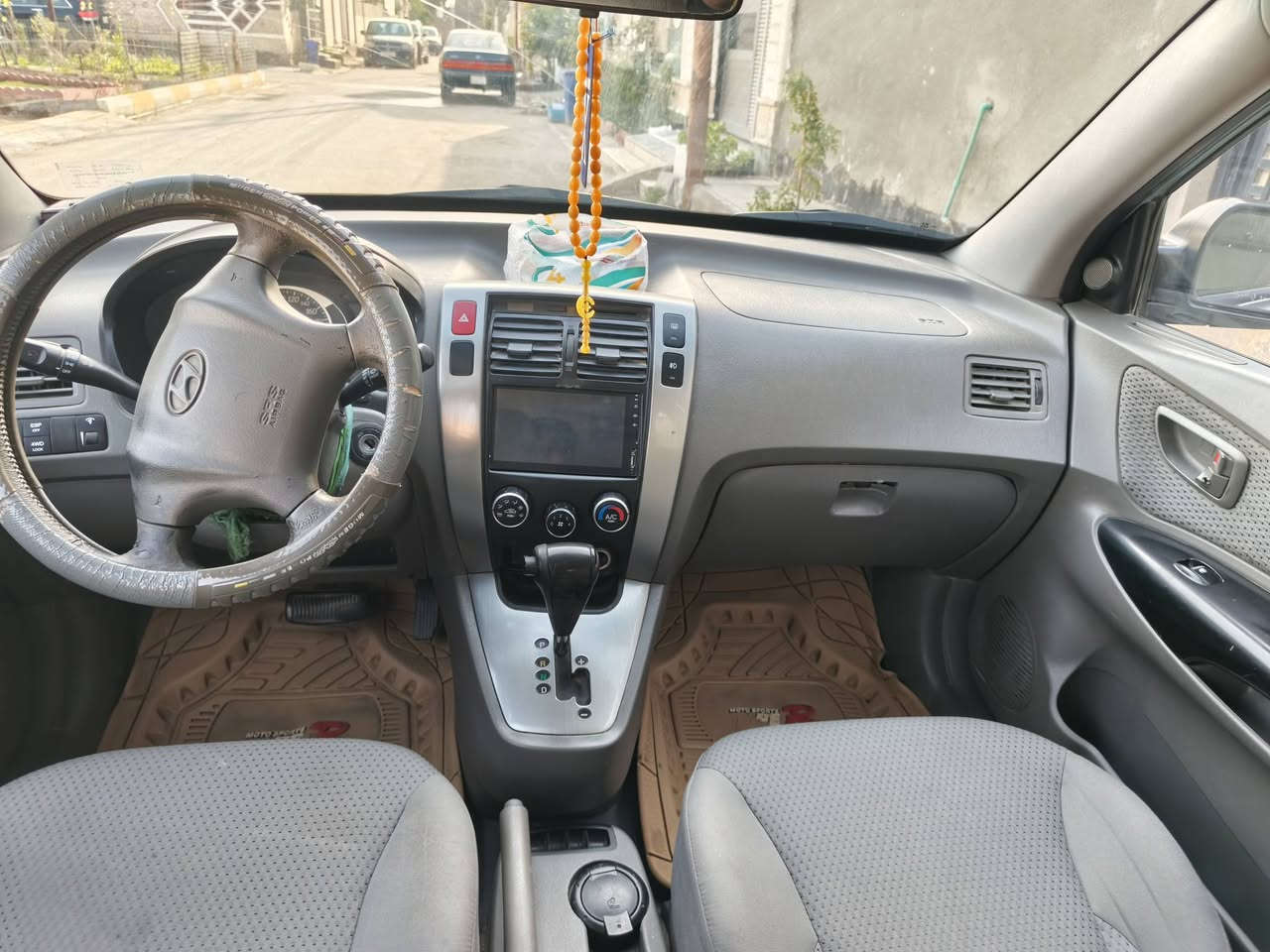 توسان مديل 2009 خليجي رقم مميز فول السياره فتحه سياره بيها صبغ جاملغ سياره جاهزه محرك وكير وحداديه ما نقصها شي وسياره بسمي
عنوانها الناصريه الشموخ 
رقم ***********
سعرها 95 وبيها مجال
