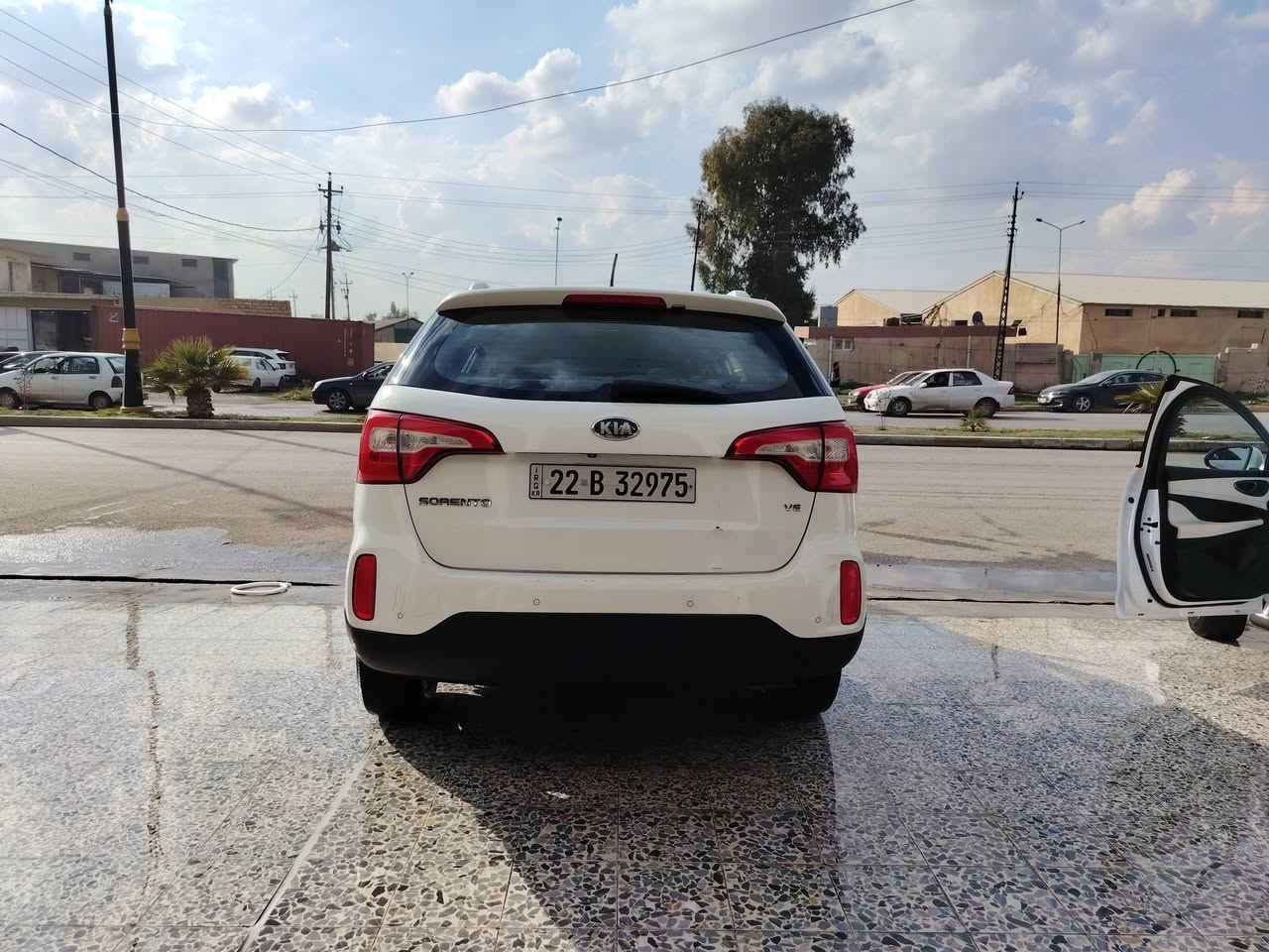 السلام عليكم
سياره سيرنتو  2013 شكل 2014  للبيع ماشيه 180 الف المحرك  6 مبدل مال قصه شرط زيرو قبل شهر بيها بارد باب السايق شبر وباب السكن شبر بدون دواخل شرط مكفوله
السياره باسمي السنويه 2027 تسقط
السعر 195 ورقه وبيها مجال
للاتصال على الرقم ***********////***********
