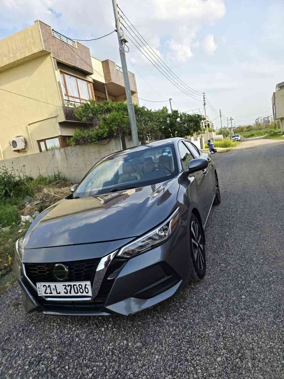 ​🌟 نيسان سنترا SV موديل 2023 (وارد أمريكي) 🌟
للبيع سيارة نيسان سنترا بحالة ممتازة ومواصفات مميزة، جاهزة وما تحتاج أي مصروف.

​💥 تفاصيل الحادث والضرر :

​الضرر: تبديل صندوق بلادي (نفس اللون) + صبغ جاملغ فقط.

​الدواخل: سليمة 100% بدون أي ضرر داخلي.

​الأيرباك: سليم بالكامل (بدون إيرباك) 🚫🎈.

​حجر البيئة: بلادي وموجود بشرط الفحص 💯.

​📋 الـمـواصـفـــات والـمـمـيـزات :-

​المحرك: 4 سلندر 2.0L اقتصادي جداً وقوي.

​أنظمة القيادة: 3 وضعيات (ECO الاقتصادي / Normal العادي / Sport الرياضي).

​التكنولوجيا والشاشات: * شاشة كبيرة تدعم Apple CarPlay و Android Auto. 

​شاشة أعطال وإيعازات ذكية في الدشبول.

​أنظمة الأمان والرادارات: 

​رادار أمامي وخلفي مع خاصية التوقف الذاتي (مانع تصادم).

​نظام النقطة العمياء (Blind Spot) في المرايا.

​حساسات خلفية بلادية.

​نظام مكابح ABS + مانع انزلاق إلكتروني + نظام المساعدة في المرتفعات (مانع انحدار).

​الراحة والمظهر: 

​فتحة سقف + بصمة تشغيل وبصمة أبواب.

​كشنات جلد شذرية مع تحكم كهربائي.

​ويل كروم مميز بلادي.

​تحكم ستيرن جهتين متكامل.

​📌 تفاصيل إضافية:

​المسافة المقطوعة: 30 ألف كيلومتر فقط (حقيقية).

​الرقم: سليمانية (تحويل أو وكالة مضمونة).

​💵 السعر: 145 ورقة (14,500$) وبيه مجال طيب للشراي الجاد.

📍 مكان التواجد: [ أربيل]

📞 للتواصل والاستفسار: راسلني خاص.

السيارة جدا نظيفة على ايد صاحبها وفقط 30 الف كيلو يعني ولا تعتبر ماشية اصلا 

شباب مكلف بالنشر


**إذا كنت صاحب هذا الإعلان وتريد حذفه لأي سبب، رجاءا أرسل رسالة إلى الدعم الفني**