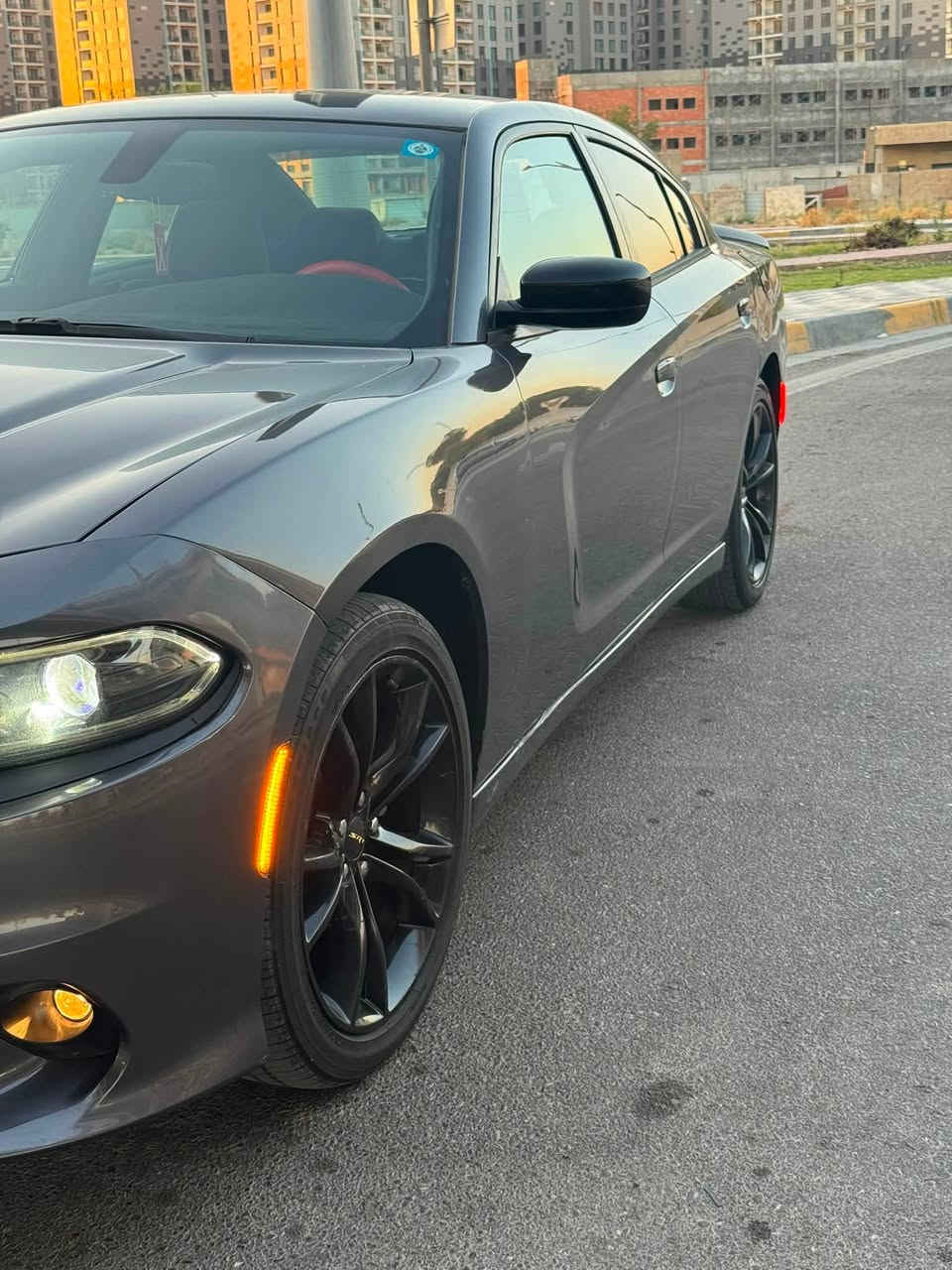 السلام عليكم
جارجر 2016 sxt تو ويل للبيع السعر 145$
حادثه بامريكا جاملغ السايق وبنيد وبل عراق جاملغ عكس سايق 
سياره طاك بيه ايرباك عكس السايق فقط 
مواصفات sxt معرفه تشغيل عن بعد
شاشه جبيره تدفئه كشنات  كشنات مخمل 
سياره جاهزه من كلشي قبل شهرين شادله مكينه جديده 
كفاله كير ومكينه تبريد ثلاجه راديترات جدد
ويل 20 رياضي وكلشي موضوح بل صوره 
سياره رقم بابل انكليزي مشروع وطني تحويل وين يعجبك 
مكان السياره بغداد الدوره 
رقم التلفون للستفسار:***********
