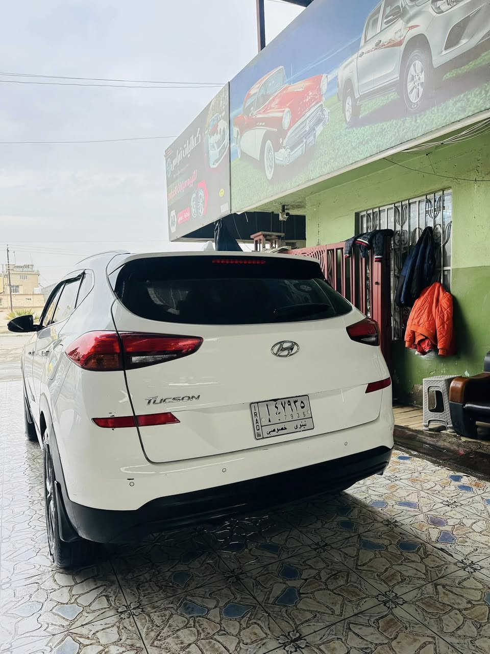 هونداى توسان موديل  ٢٠٢٠
كوري -وارد خليجي السيارة بدون صبغ وبدون تبديل وبدون حالوب و محرك وكير مكفول وغير مفتوح الرقم  نينوئ 
ماشيه 78 ألف
المواصفات 
بصمة تشغيل وبصمة ابواب وبصمة صندوق حساسات امامي وخلفي وكاميرة وشاشة تاب وضوح 4K تثبيت سرعة ( كروس) وضعيات قيادة عدد ٣ كشنات جلد مطعم وكشن سائق كهربائي لايت LED وبك لايت ليد وعدسة واحدة محرك دوش حجم 2000 سي سي ثلاجة بجكمجة  بردة خلفية الاسبير والعدة غير مستعمل تبريد قطعتين سويج بصمة عدد ٢ واربع تايرات جديدة  شاحن واير ليس للموبايل  .السياره حيل جديدة ونضيفة وبعافية لايخذها
مكان السياره مخمور قريه  الخالديه 
رقم الهاتف ***********
السعر 215 قفل
