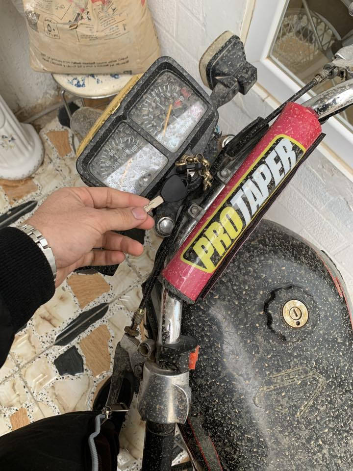 تايكر موديل 2021 دراجة ناعمة و حلوة. متروكة بل بيت هندر واحد يشتغل  وياهة سويجين. اتريد عقد اسويللك تعال اخذة من جدام البيت. سعرة ٤٢٥ و بيهة مجال قليل والشراي يخابر //(   ***********.
