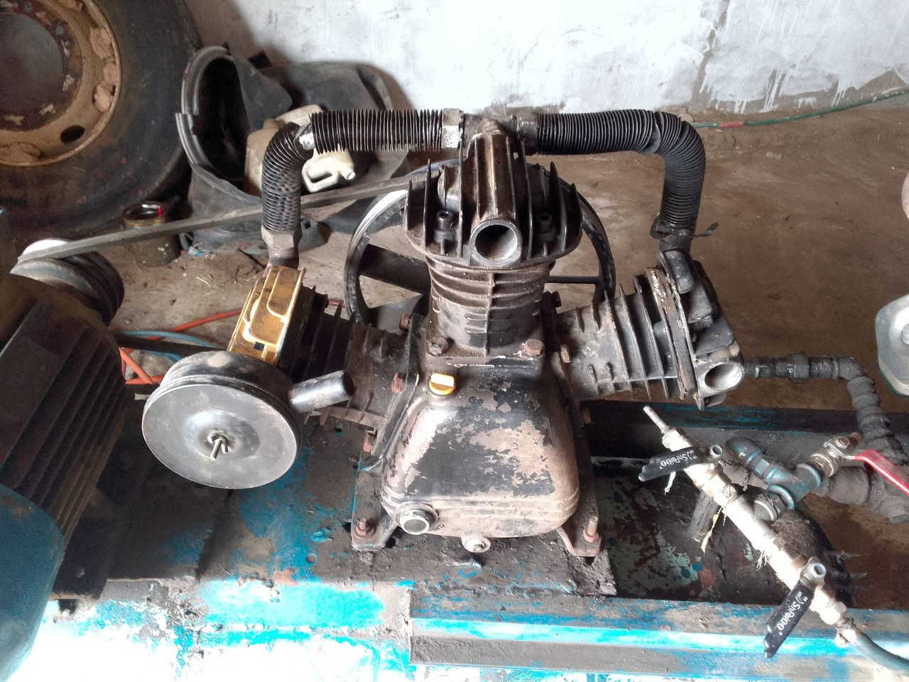 اللبيع تاروسه شغاله معه مولده بانزين شغاله بطل هواء الماني جاهزه حجم البطل ٥٠٠ مكاني الديوانيه الحمزه الشرقي السعر  ٩٠٠ الف    ***********
