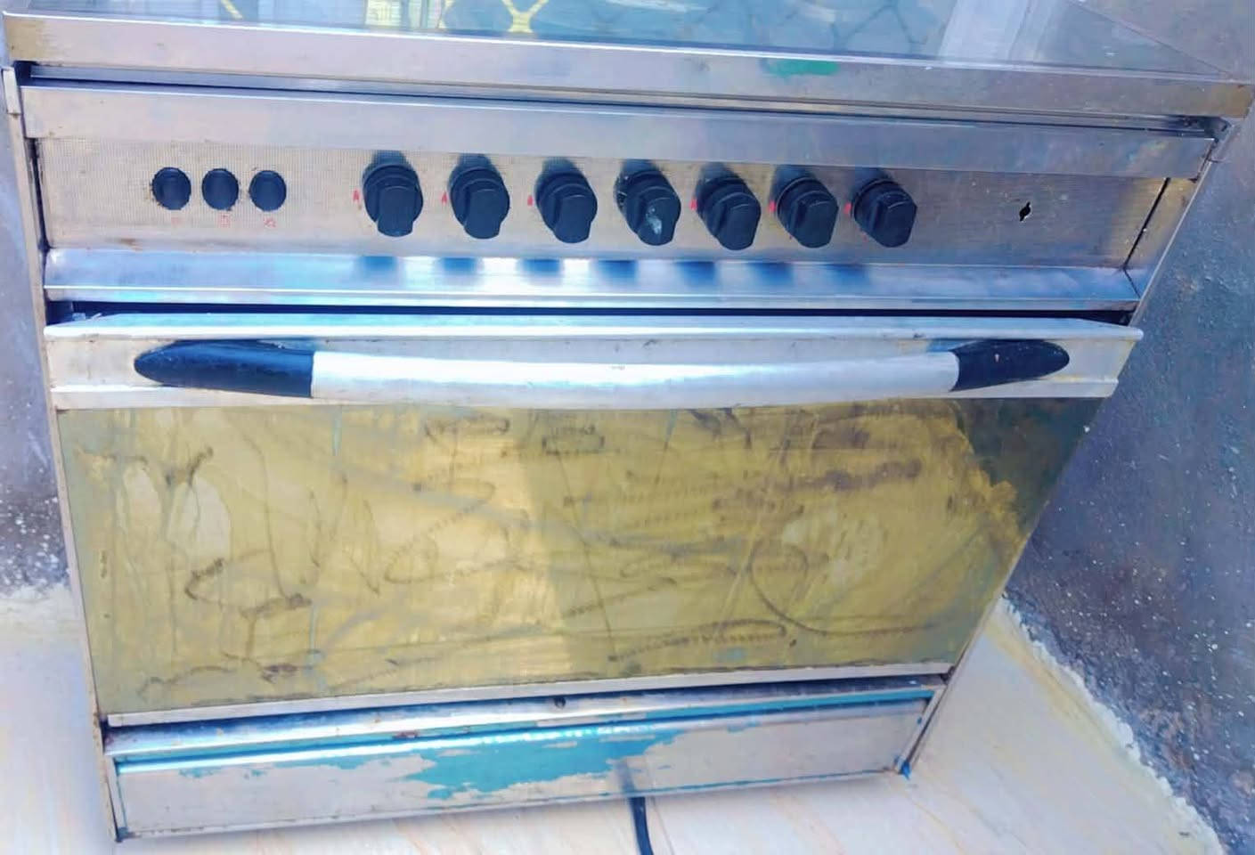 للبيع شغال العيون والفرن


**إذا كنت صاحب هذا الإعلان وتريد حذفه لأي سبب، رجاءا أرسل رسالة إلى الدعم الفني**