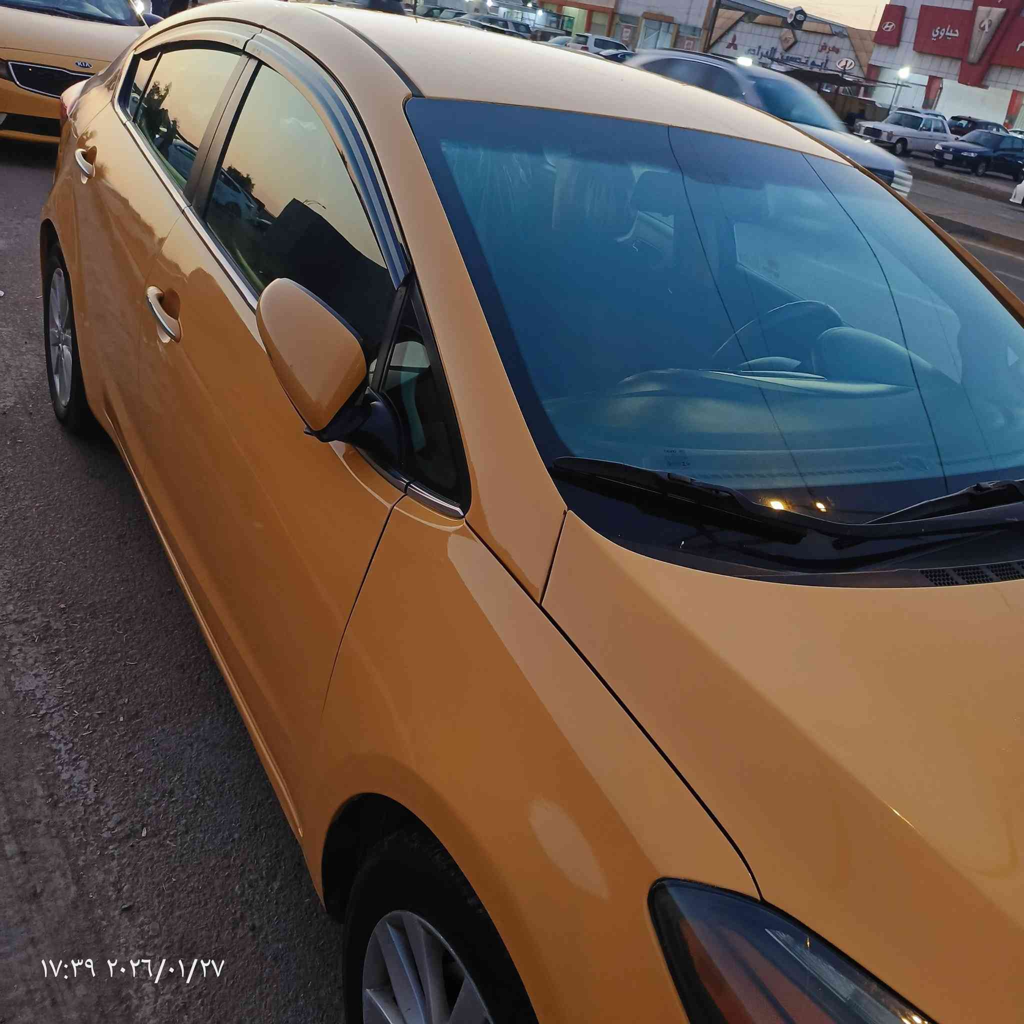 عندي فورتي للبيع مديل (( 2014 ))
عندي فورتي للبيع مديل (( 2014 ))
محركها 2000 جي دي اي بدون تنقيص 
حادثها جاملغ عكس السايق مبدل والبنيد معدل
وبيها بارد باللغد جهة الجاملغ البي حادث عكس السايق 
السيارة جاهزة 
بدلت مكينة ب 2020 مال حاوية بالنقل مكسور بيها  البراغي اللي تنشد بيها اذان المحرك (يعني الكسر من بره خارج المكينه ) وشلت وجه التامن كيس مال المكينة القديمة وشديته للجديده فقط لان الفتحة والبراغي تجي صب ويه المكينه اذا شايفينها. واكو صورة للتوضيح نشرتها للتوضيح.
والسيارة خير من الله 
تخم تاير وباتري جديد وحدادية جديدة 
ماشية 106 ميل
سعرها شدة وبي مجال 
خوية سولفتلك كلشي حتى لا تتعنى وتجي وتكولي مكلتلي
مكاني بغداد الدورة
وبالعافية على الياخذها
تجي اتشوف وتفحص وتشلع عيوني واذا اكو مراوس بخصوصي حاضر للفرق
***********
