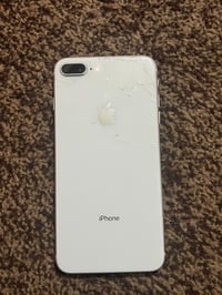 ايفون 8بلص  الكسر الي بل ضهر حمايه  بطارية 69 ما اعرف شنو مبدل به  ادف...