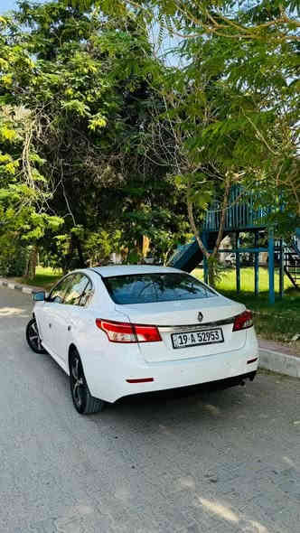 رينو سافران موديل 2016 خليجية ونظيفة 
بيه داعميات ثنين صبغ و بيه مكانين بارد الباقي مكفوله حتى الكير و المحرك رقم كربلاء
سعره 103 ورقه و بيه مجال 
رقم تلفون و بي وتساب ***********
