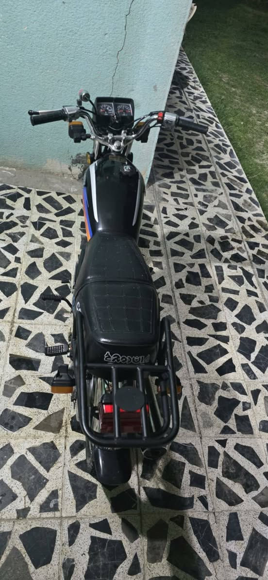 ﷼السلام عليكم  متياز محرك ارشآ جديد قبل فتره شديناه موديل2024 دراجه نضيفه مكينه مكفوله كهربائيات شغاله
دراجه مال جناي   سعر 475وبيه مجال قليل 
مكان: سده الهنديه؛ قرب مرقد بنات الحسن ؏
رقم هاتف ***********
