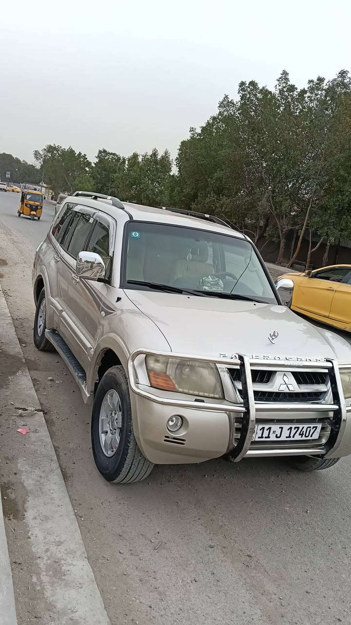 السلام عليكم اترخص من الادمن باجيرو 2007 فول مواصفات فتحه تحكمات بالكشن شفط مرايه صدرد تخم تاير جديد كهربائيات كلهاشغاله مكينه خير من الله  خير من الله مكاني بغداد الاميه الثاني سعر 115)***********
